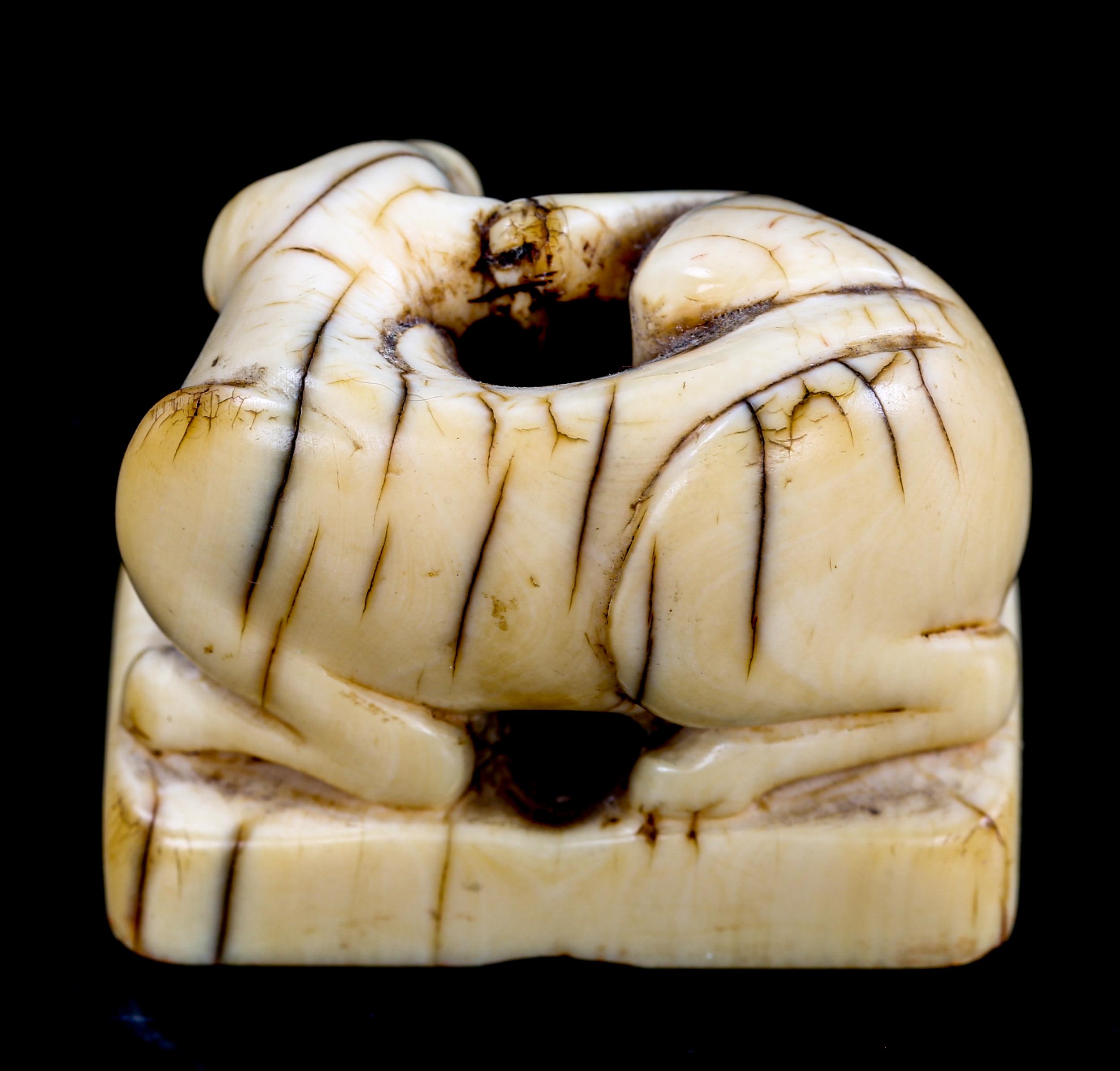 A Japanese ivory seal in the form of an animal, 19th century, length 3.5cm, height 3cm - Image 2 of 3