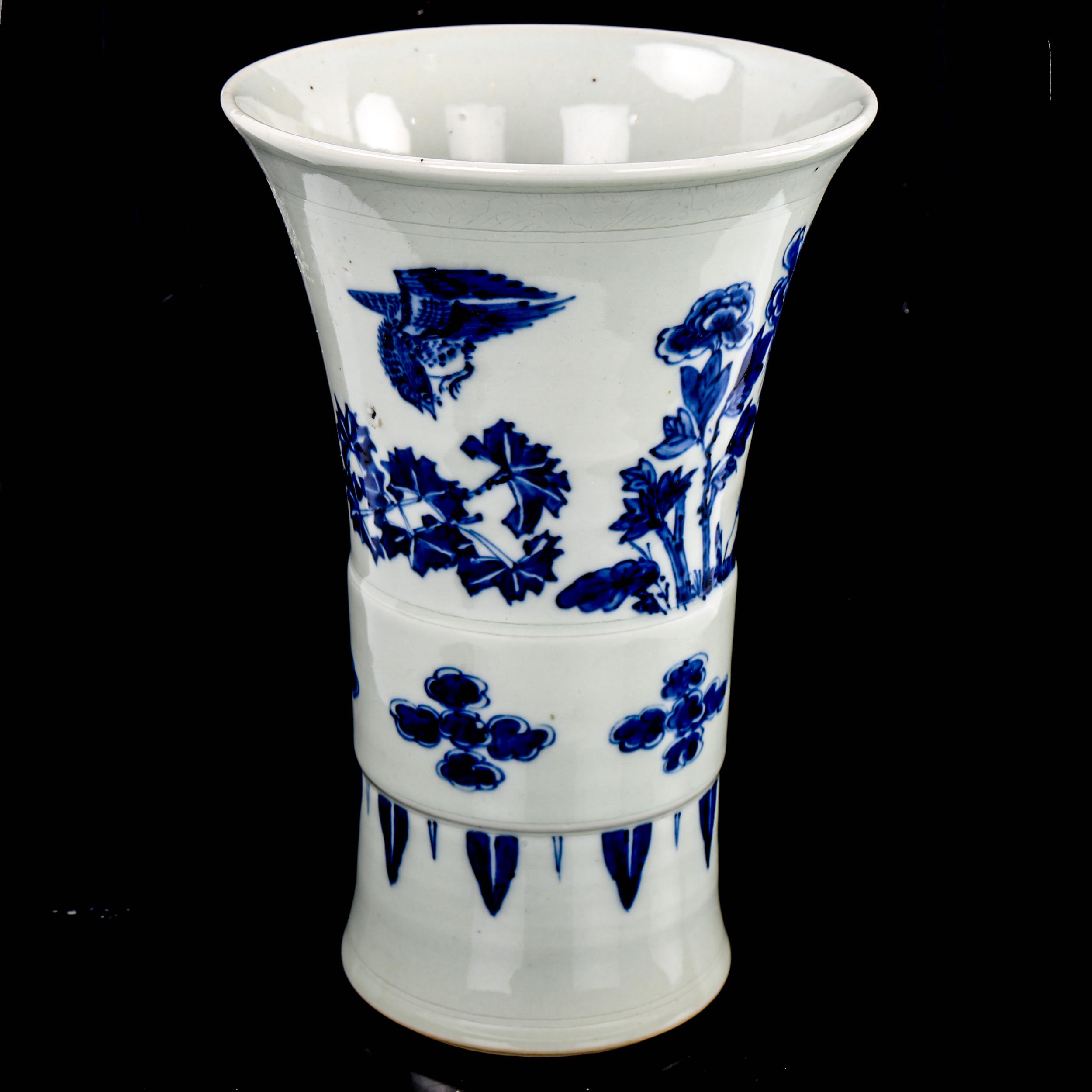 A Chinese blue and white porcelain cylinder vase, hand painted decoration, height 20cm, rim diameter - Image 2 of 3