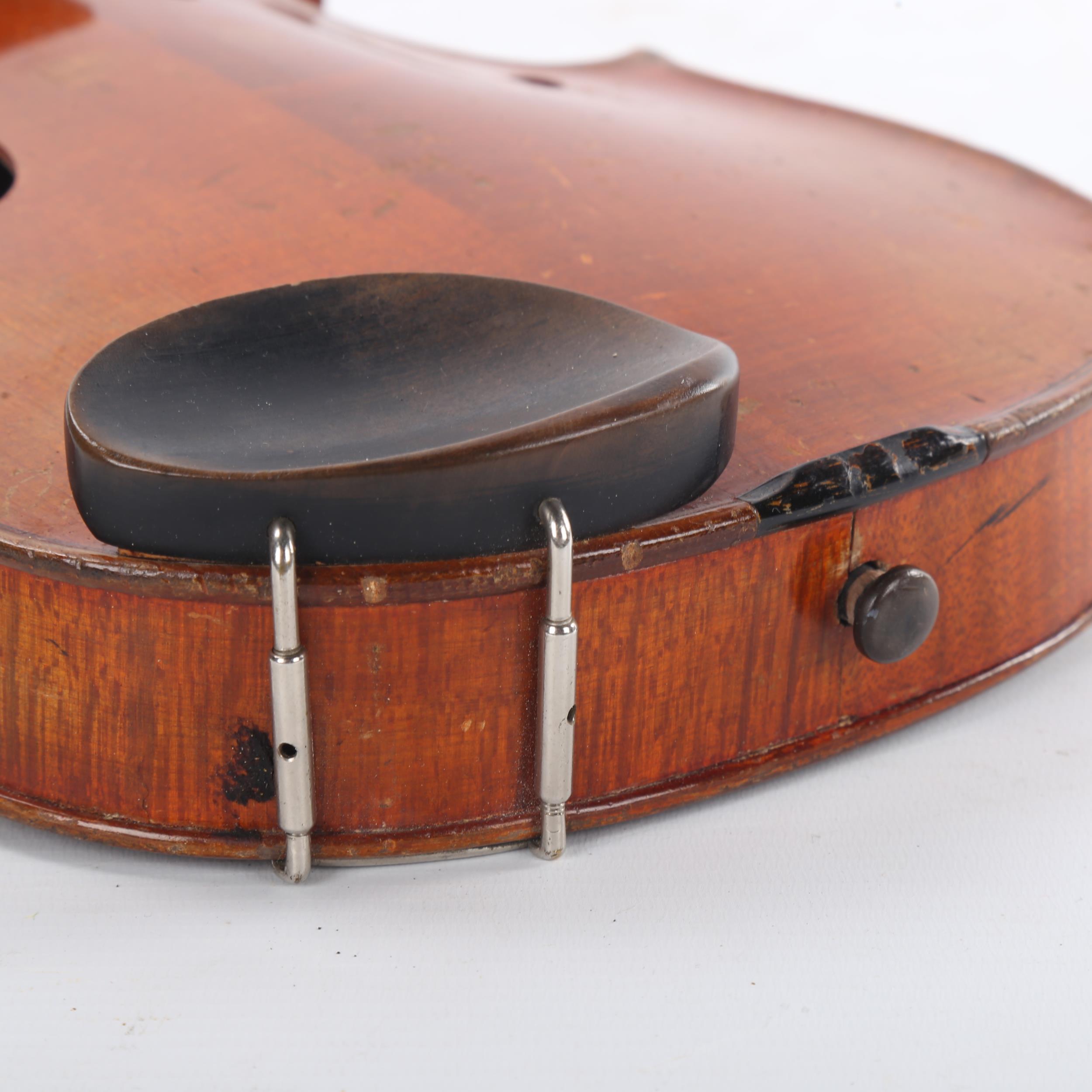 An Antique violin, late 19th/early 20th century, retailed by London Violin Co Limited, bearing - Image 9 of 14