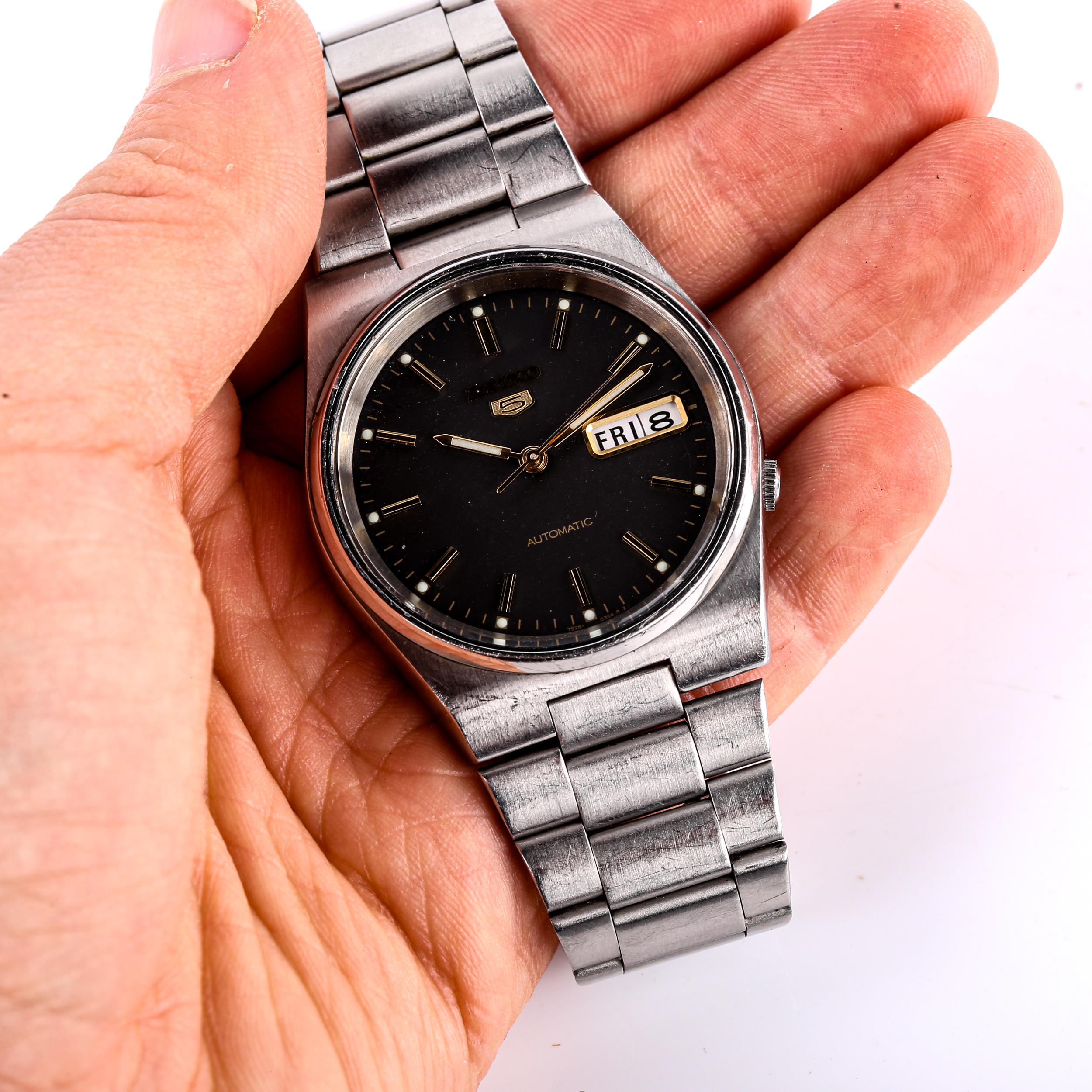 SEIKO 5 - a Vintage stainless steel automatic bracelet watch, ref. 7S26-3130, dark grey dial with - Image 5 of 5