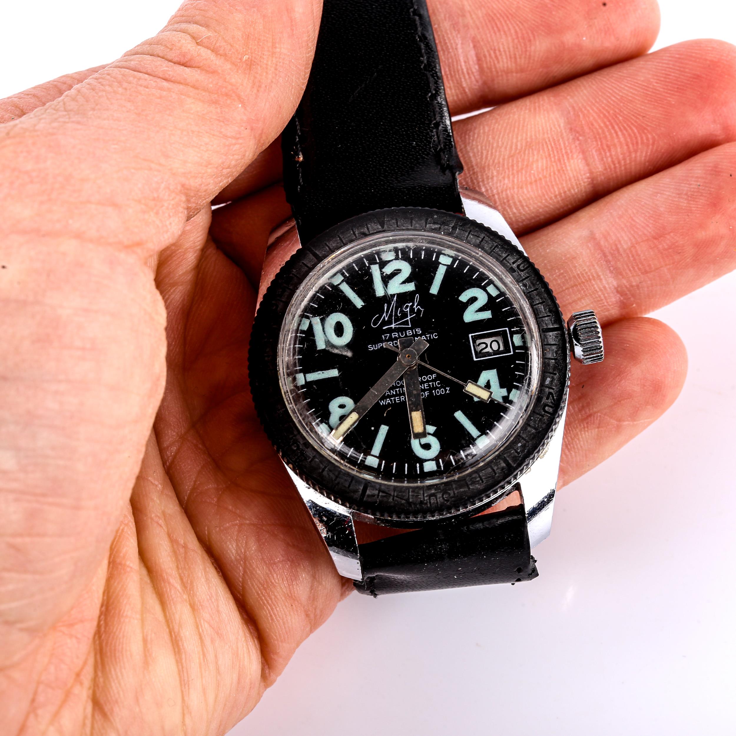 MIGH - a Vintage stainless steel Superdatomatic Diver's mechanical wristwatch, black dial with - Image 5 of 5
