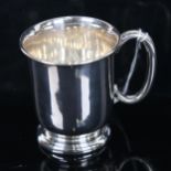 A George V silver tankard, Sheffield 1935, maker's marks EV for Viner's Ltd, 3.5oz