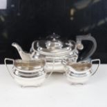 A George V silver 3-piece tea set, by Mappin & Webb, Sheffield 1916, 26.1oz total