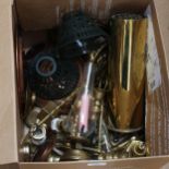 Various brass and copper, including Second World War Period cannon shell vase etc (boxful)