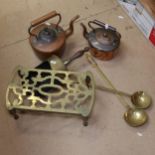 Various brass and copper, including kettle, trivet, coal shovel etc