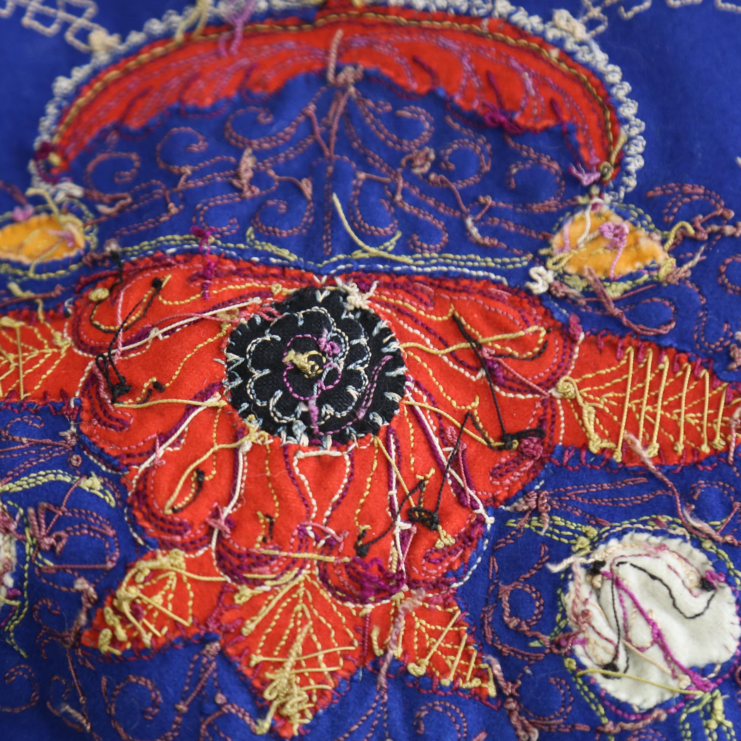 A fine quality Oriental hand embroidered crewelwork table cover, the central panel intricately - Image 5 of 9