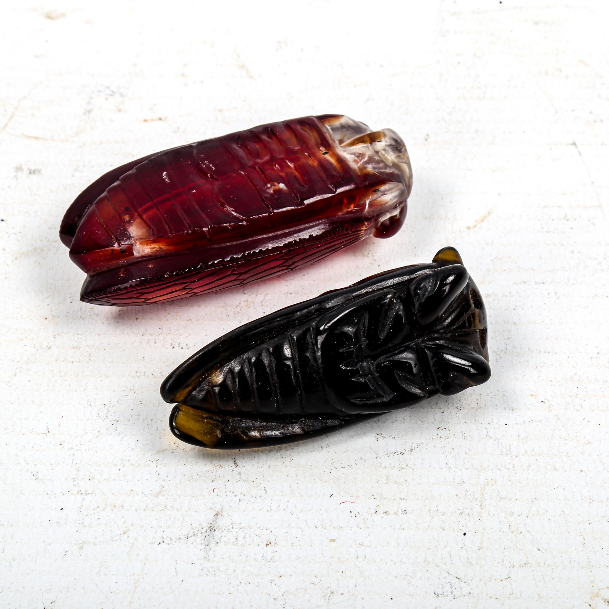 A Chinese Peking glass cicada design snuff bottle, length 6cm, and a coloured glass cicada design - Image 3 of 3