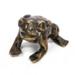 A Chinese bronze toad, length 4.5cm