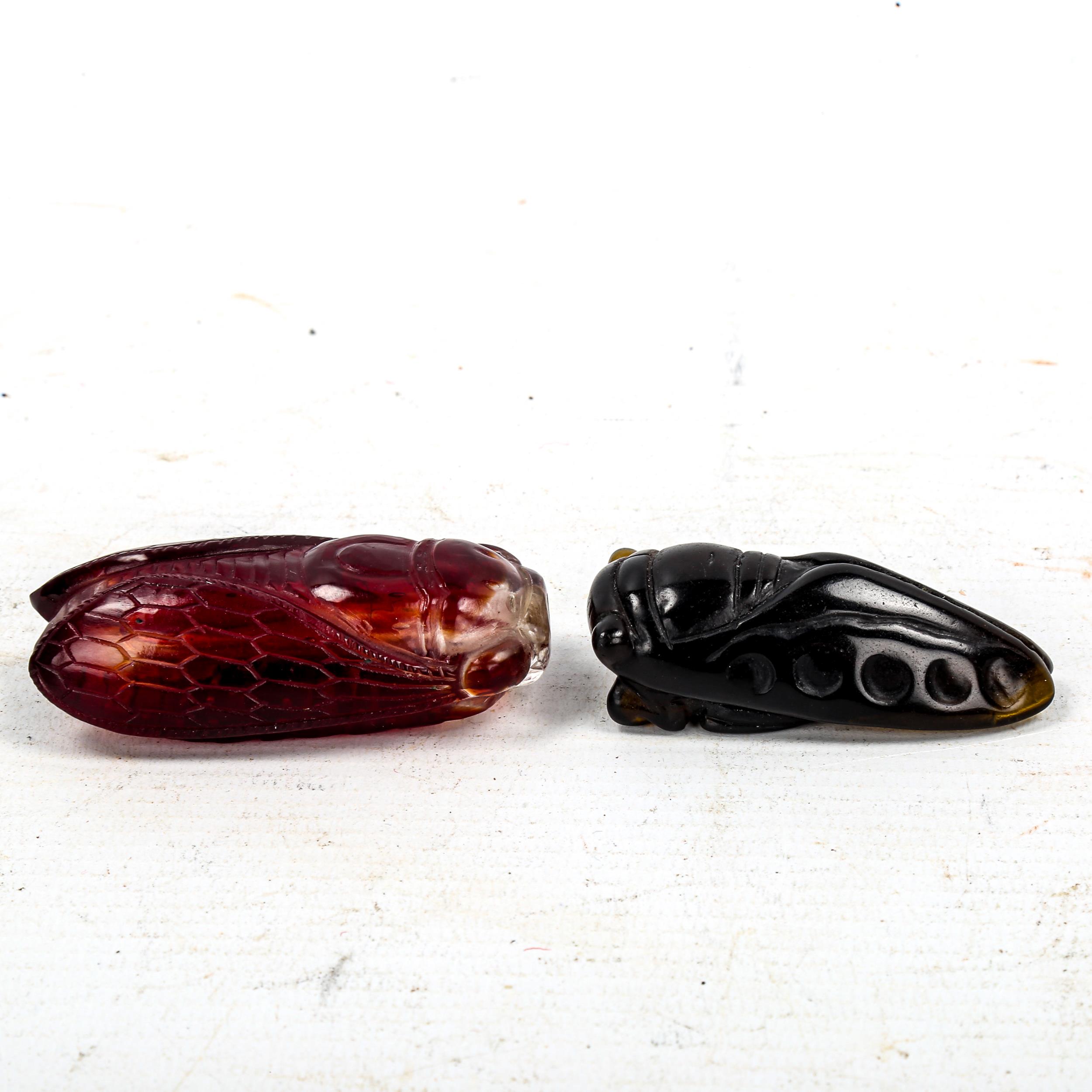 A Chinese Peking glass cicada design snuff bottle, length 6cm, and a coloured glass cicada design - Image 2 of 3