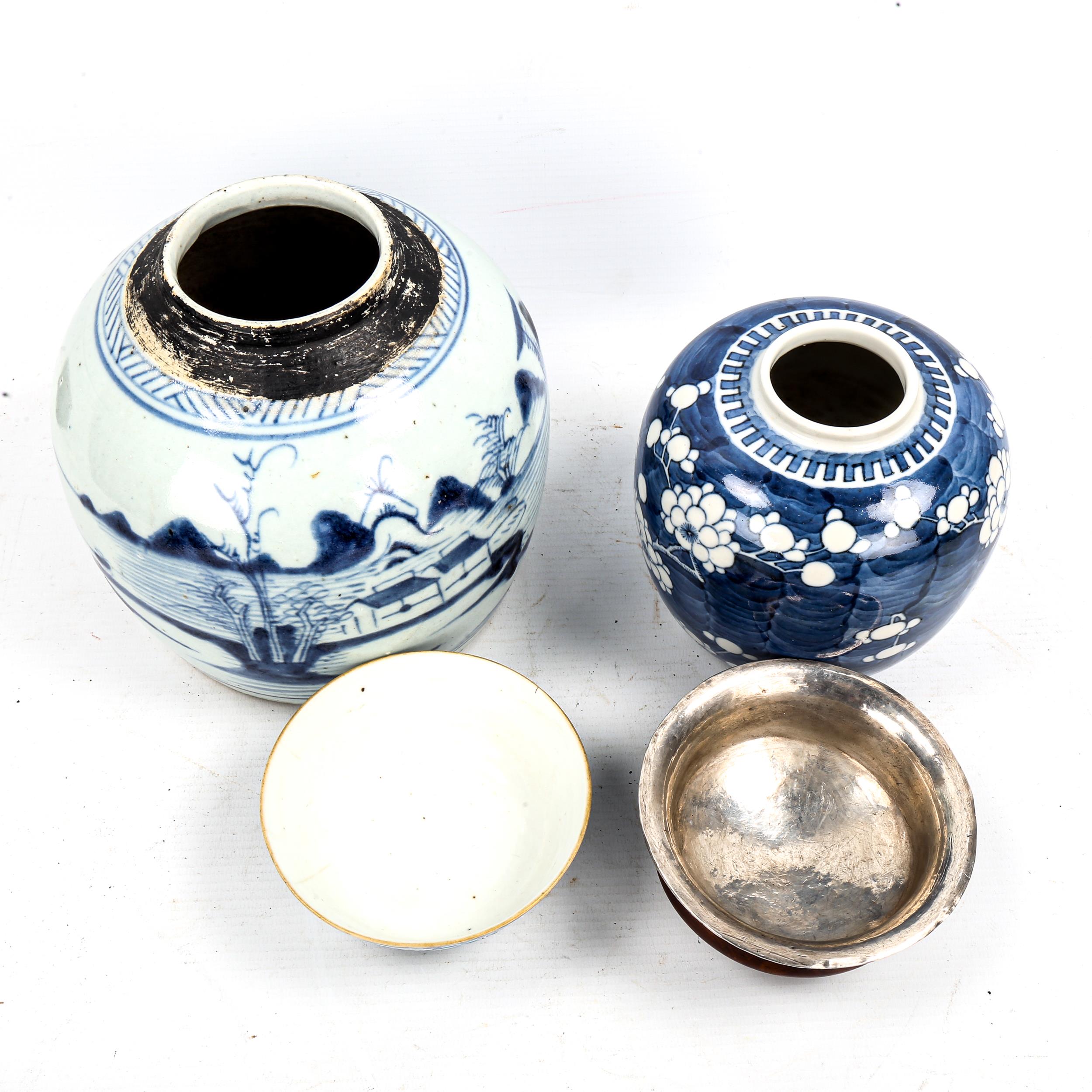 A group of Oriental items, comprising 2 blue and white ginger jars, largest height 16cm, a floral - Image 3 of 3