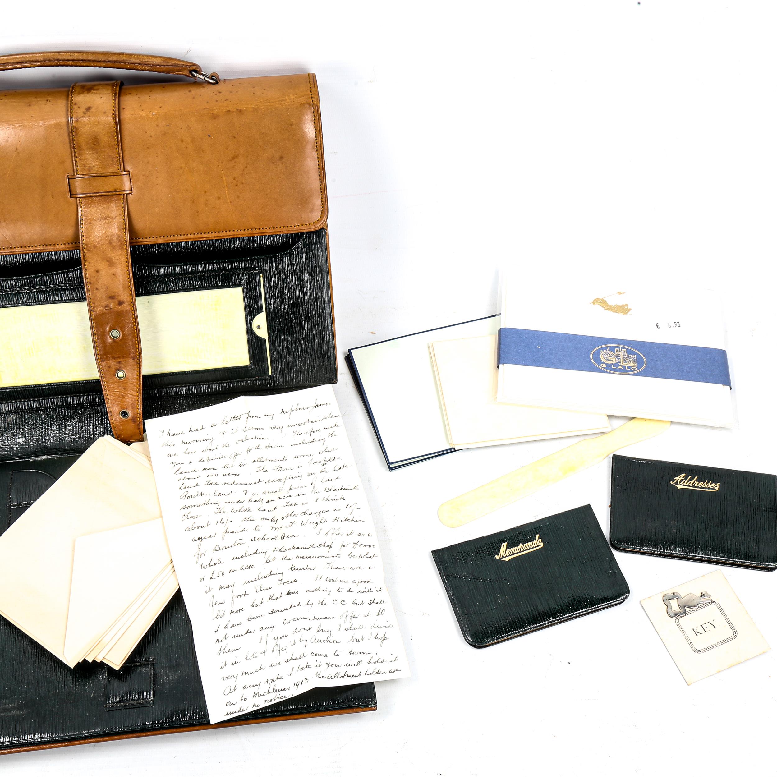 A Victorian tan leather travelling writing case, with green leather fitted interior, 28cm x 22cm - Image 3 of 3