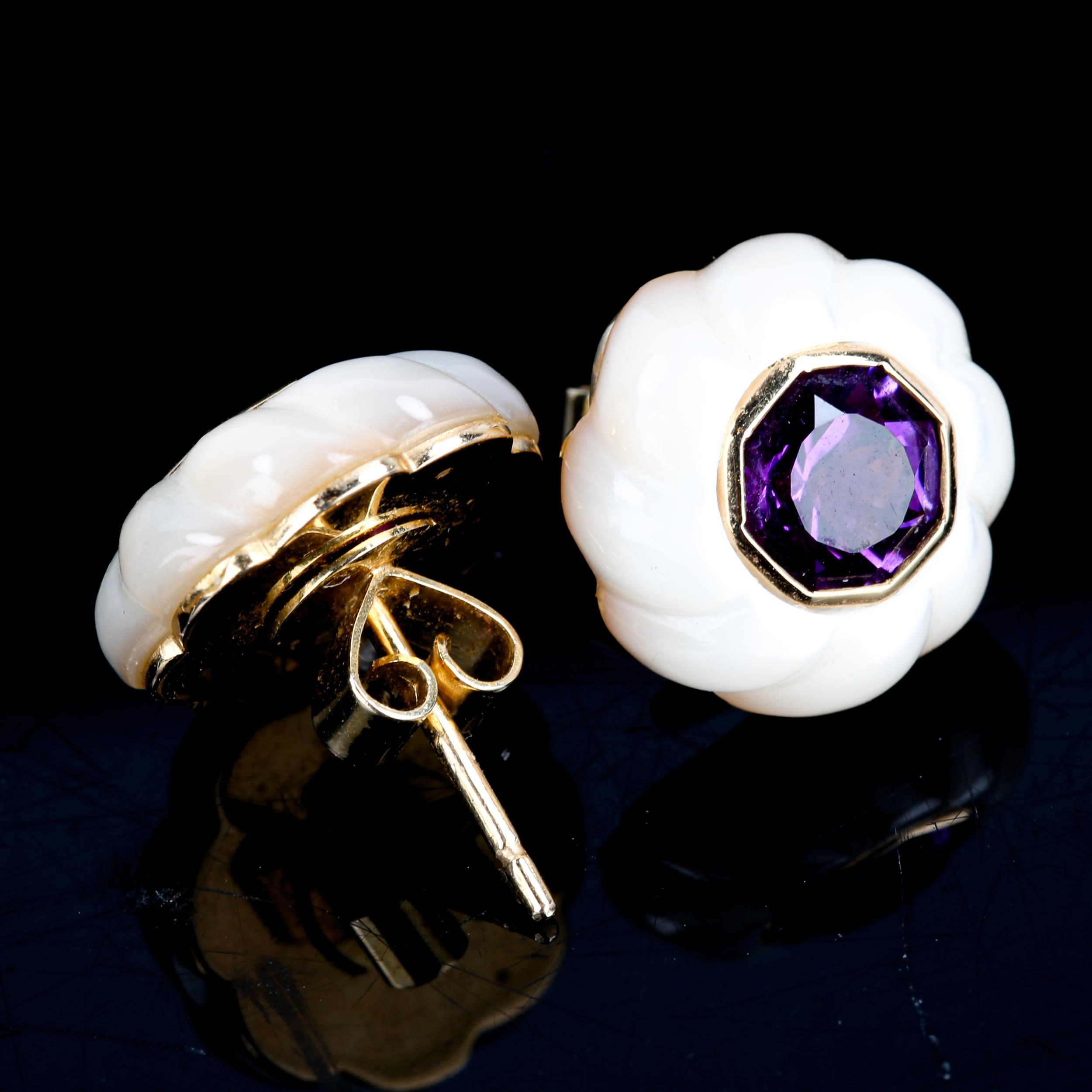 A pair of 14ct gold mother of pearl and amethyst earrings, earring diameter 12.6mm, 5.5g No damage - Image 2 of 4