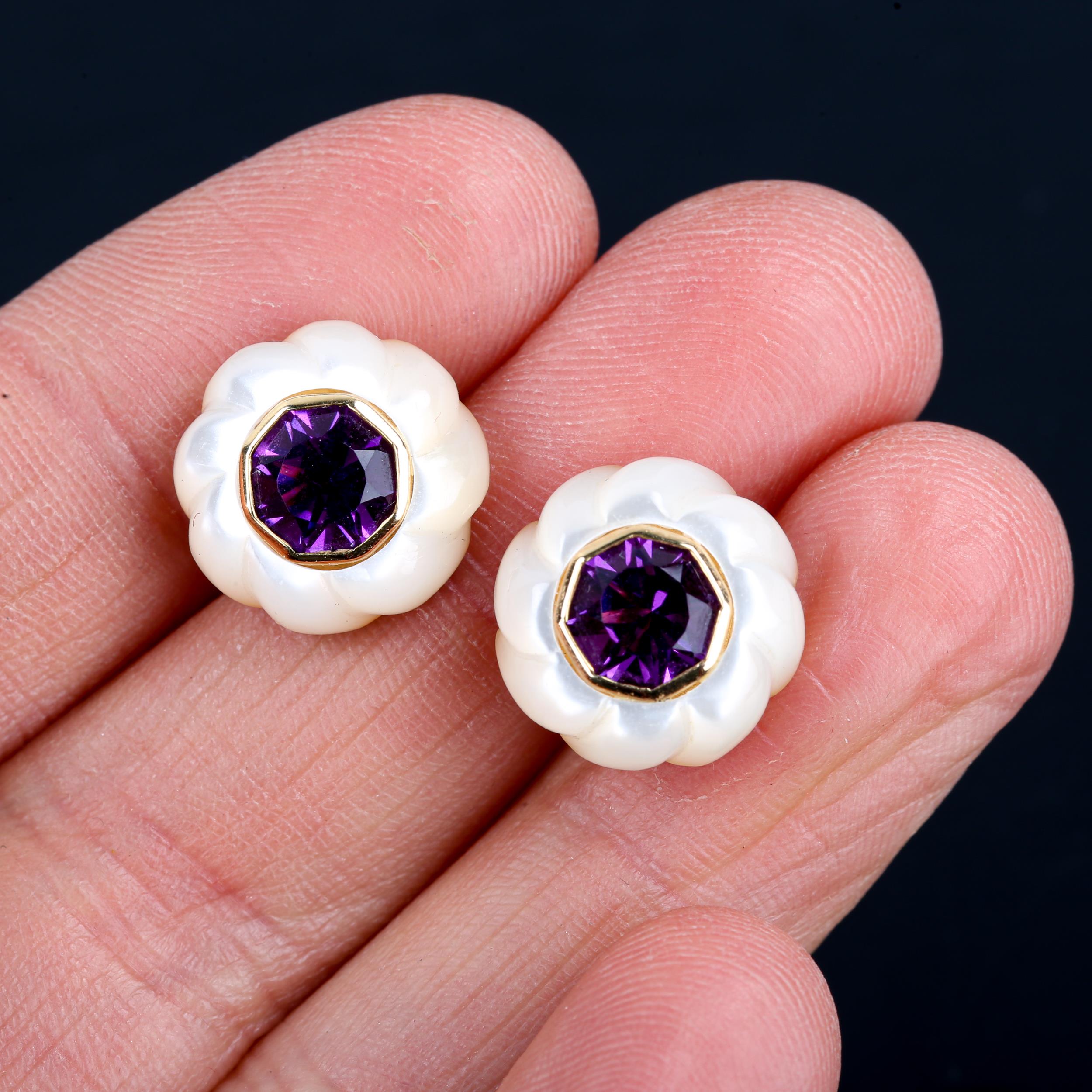 A pair of 14ct gold mother of pearl and amethyst earrings, earring diameter 12.6mm, 5.5g No damage - Image 4 of 4