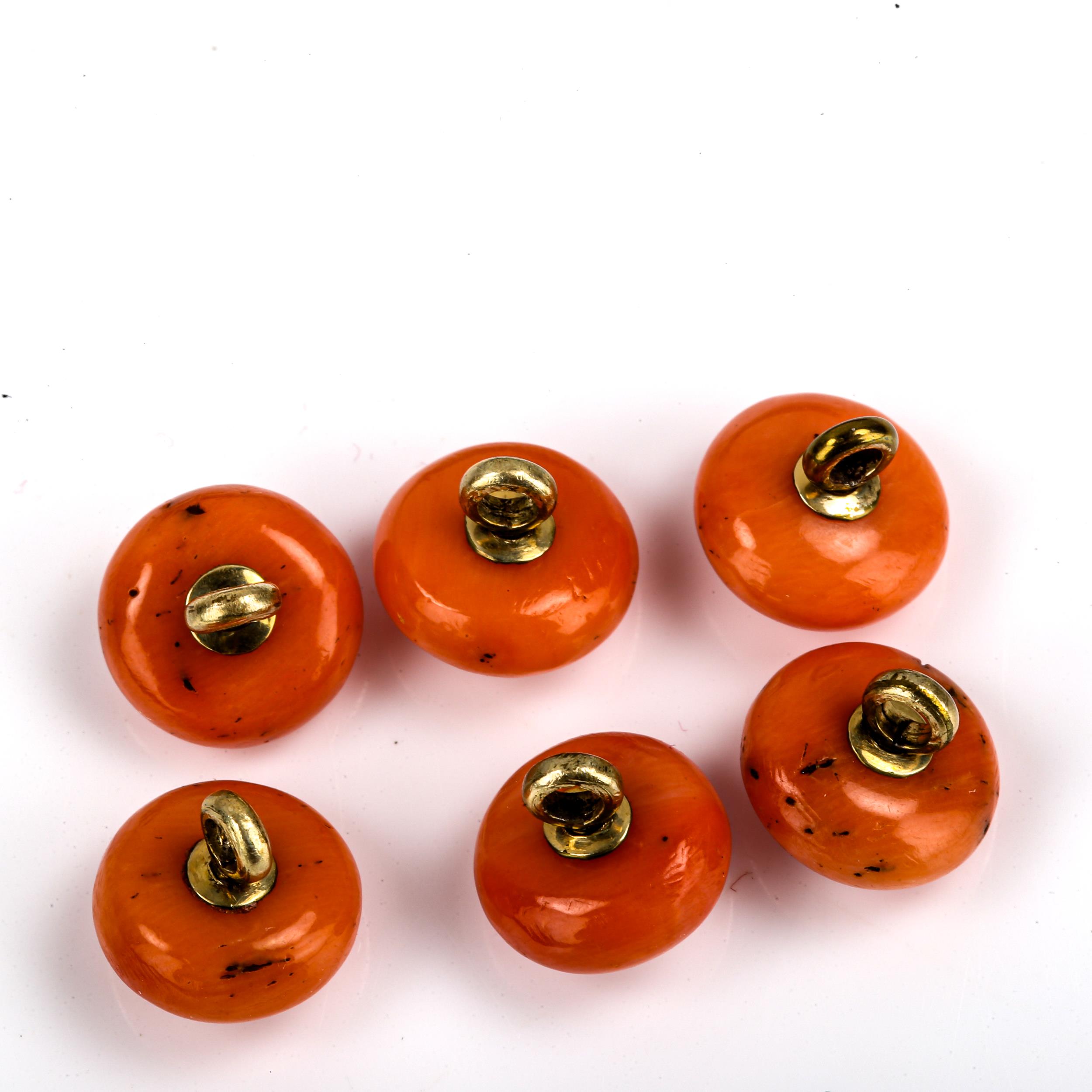 A set of 6 Antique coral bead buttons, unmarked yellow metal settings, bead diameter 10.6mm, 6.6g - Image 3 of 4