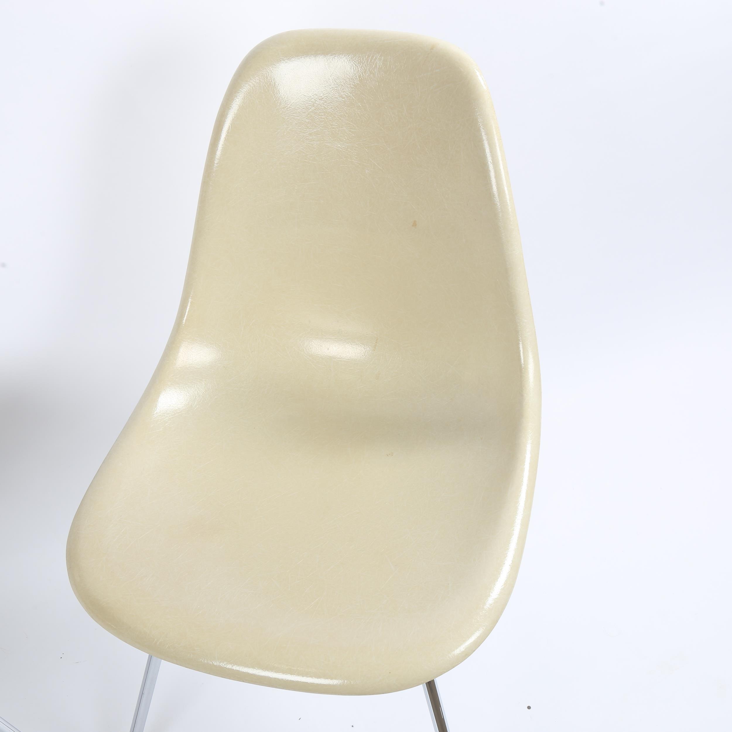 CHARLES EAMES for Herman Miller, a pair of 1970s model DSS fibreglass side chairs, stamped 19 - Image 2 of 5