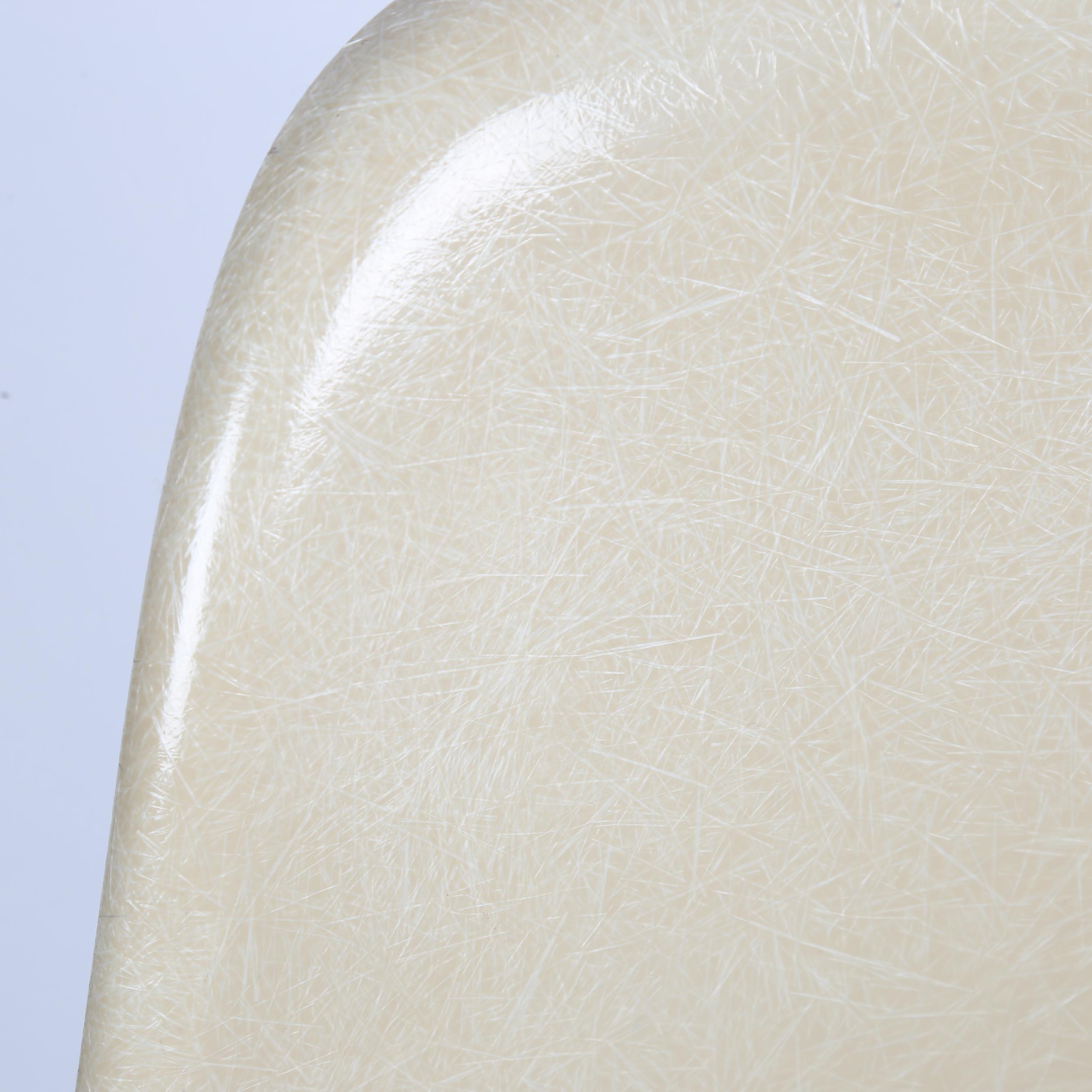 CHARLES EAMES for Herman Miller, a pair of 1970s model DSS fibreglass side chairs, stamped 19 - Image 3 of 5