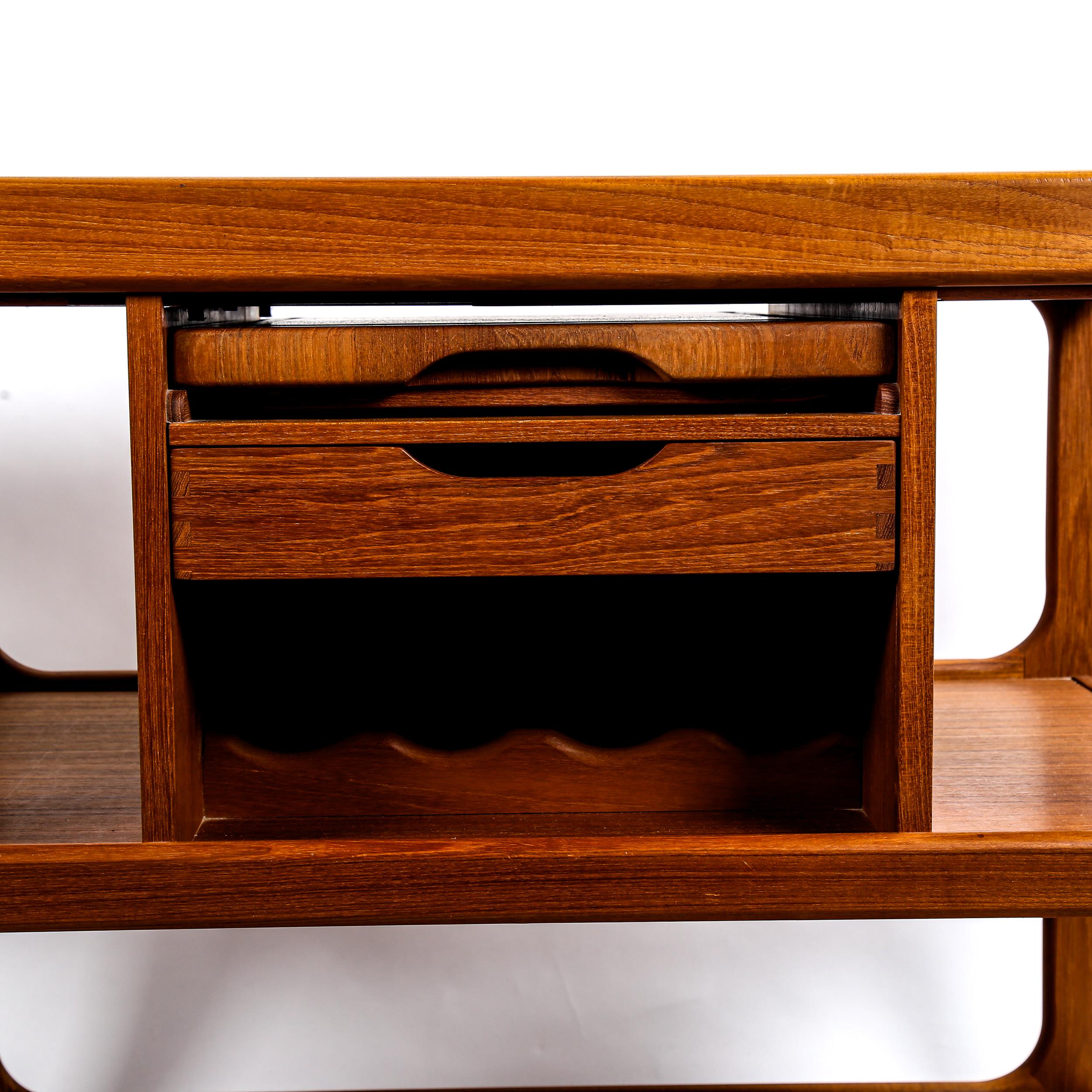 SALIN NYBORG, Denmark, a fine quality teak bar cart or trolley, with drop leaf to one side - Image 4 of 4