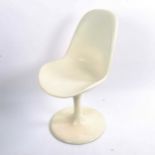 A 1960s'/70s' white fibreglass tulip swivel chair in the manner of EERO SAARINEN, height 99cm