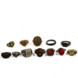 A group of Antique seal rings, signet rings, and others (11)