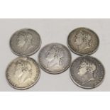 Five George IV crowns comprising two 1821 (both VF), 1821 (F/VF) and two 1822 (F/VF)