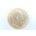 Edward VII sovereign, 1910 (EF), weight approx. 7.9g