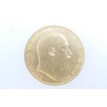 Edward VII sovereign, 1910 (EF), weight approx. 7.9g