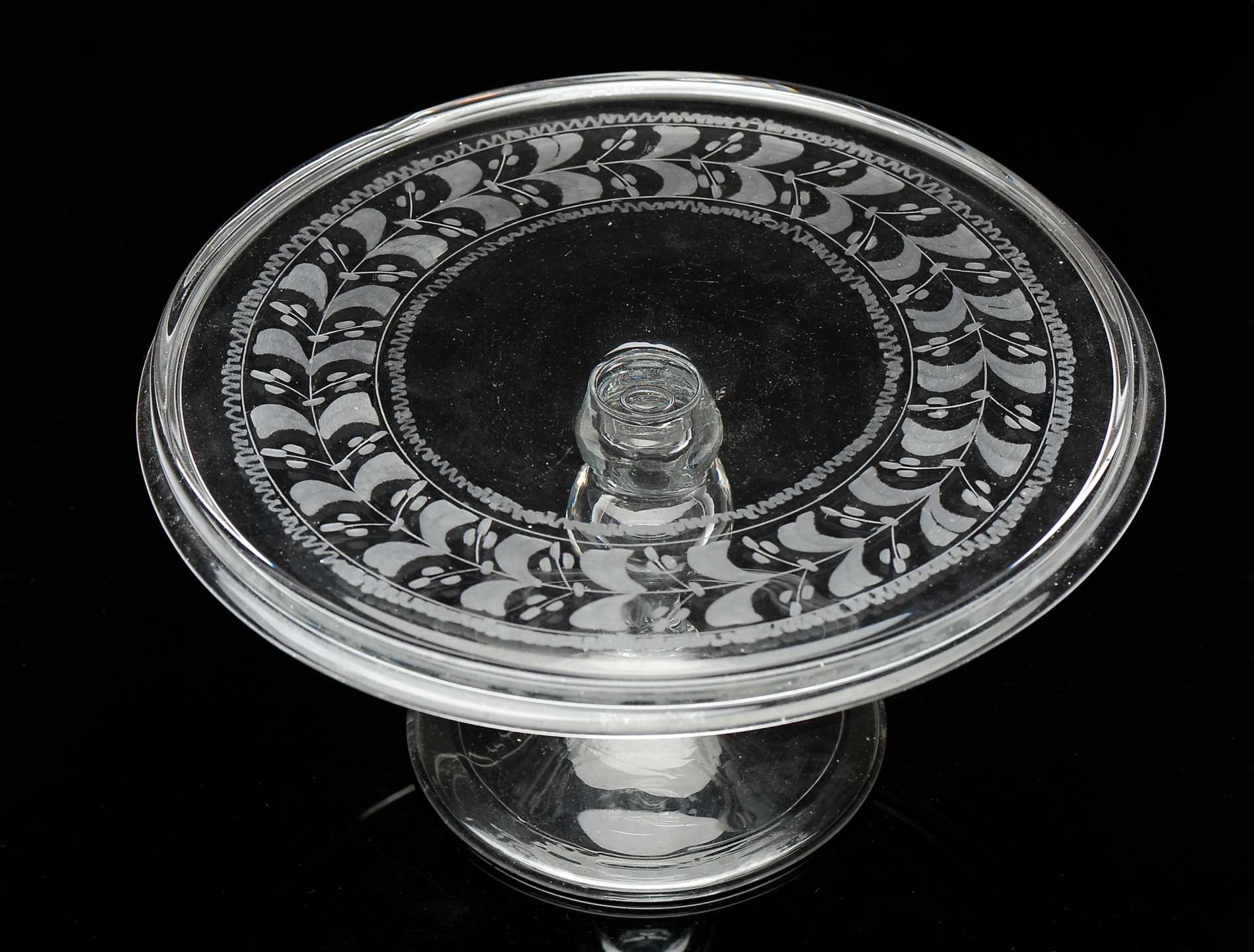 A stemmed salver - Image 3 of 5