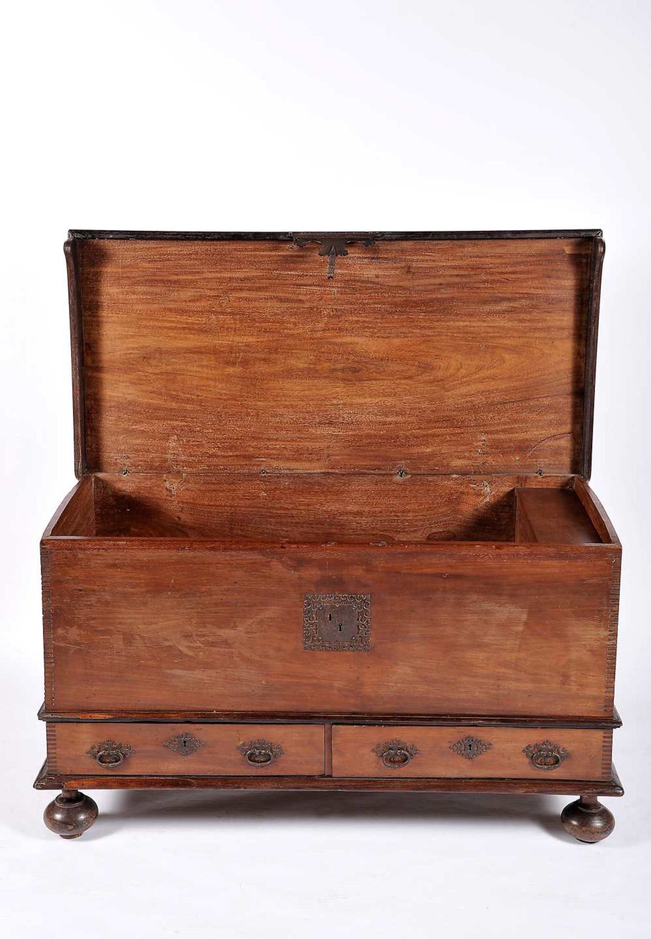 A chest with two drawers - Image 2 of 3