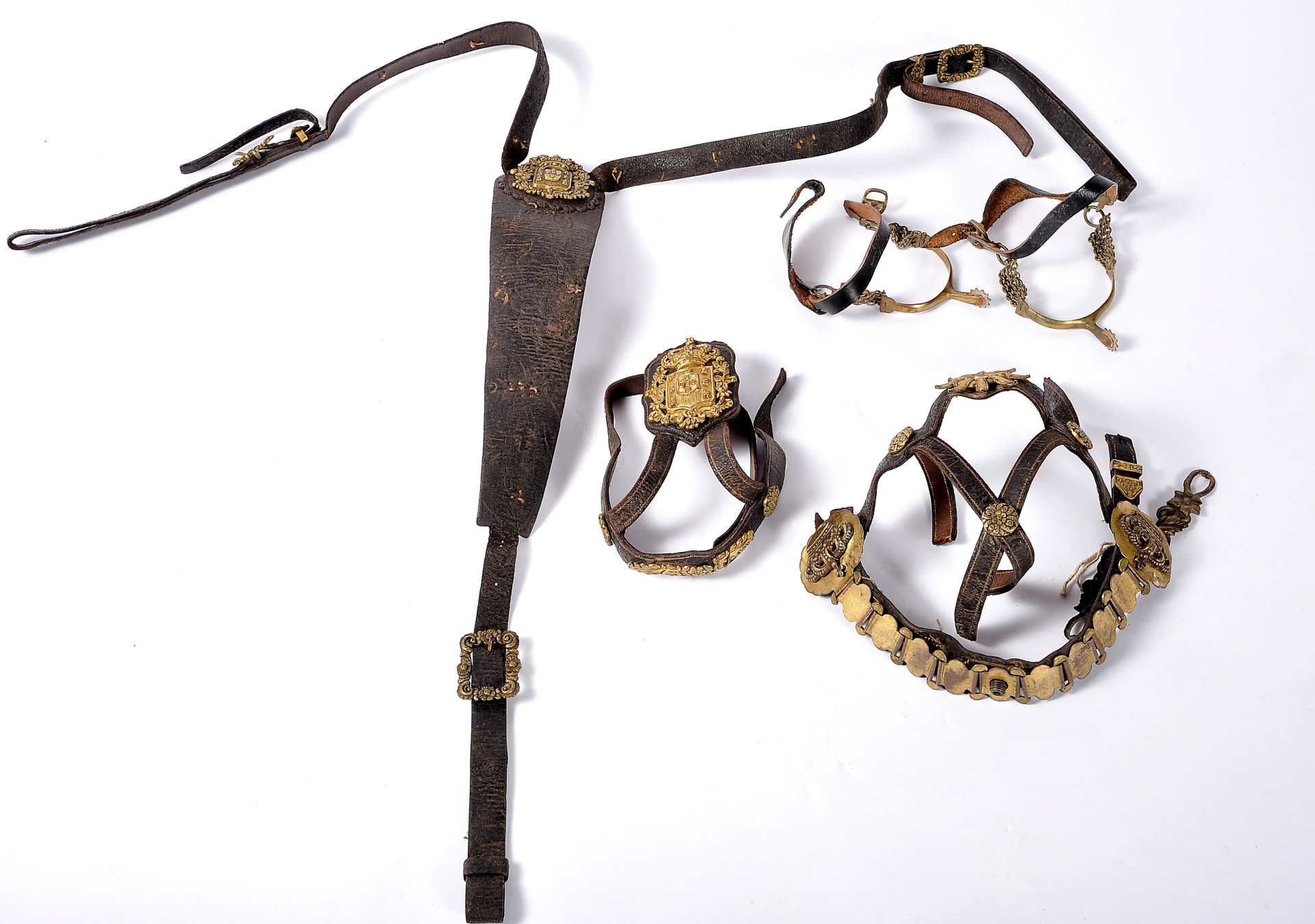 Riding harness set for army general officer, 1852 model of the Royal House and pair of spurs