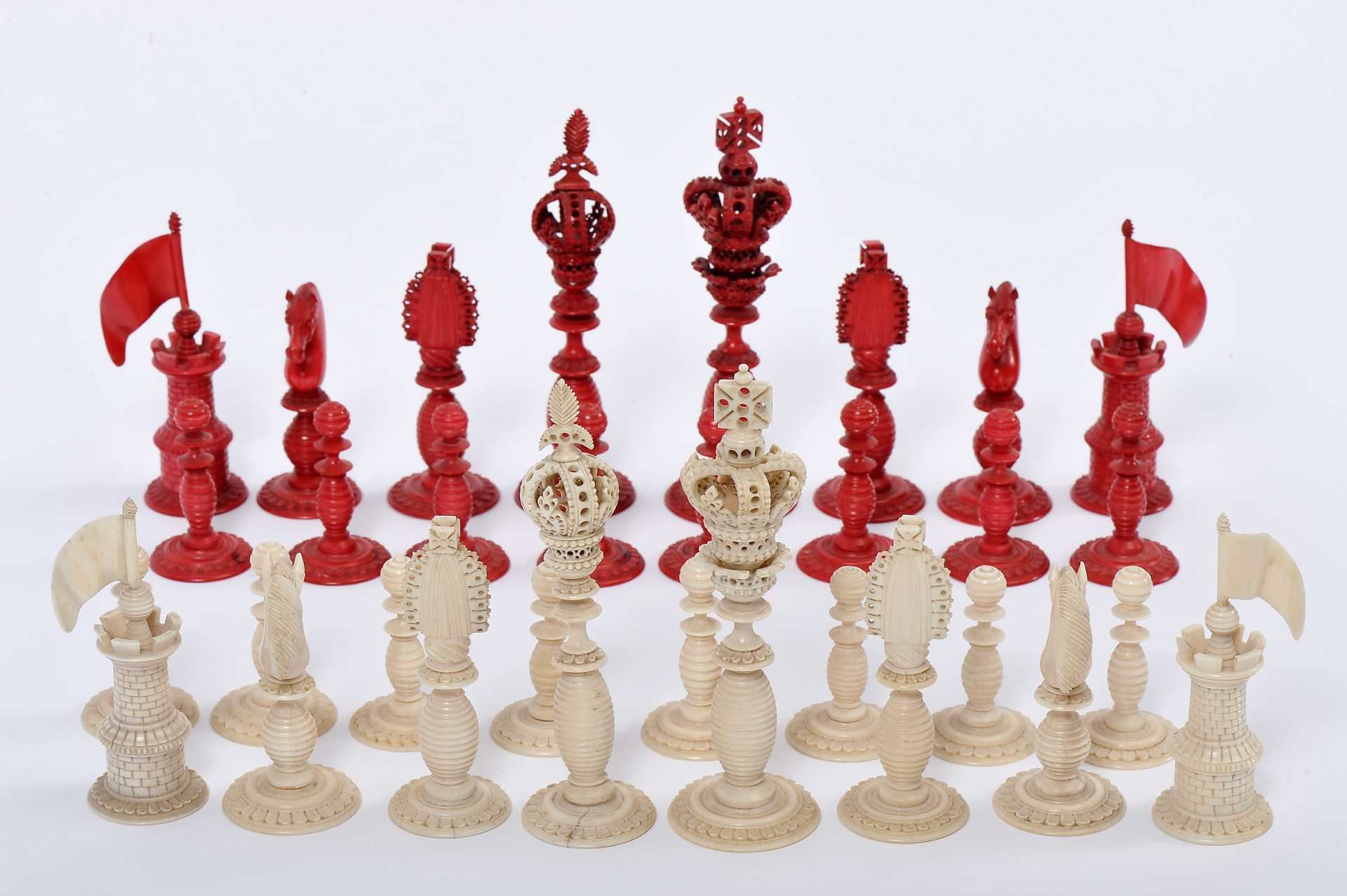 Chess pieces - Image 2 of 5