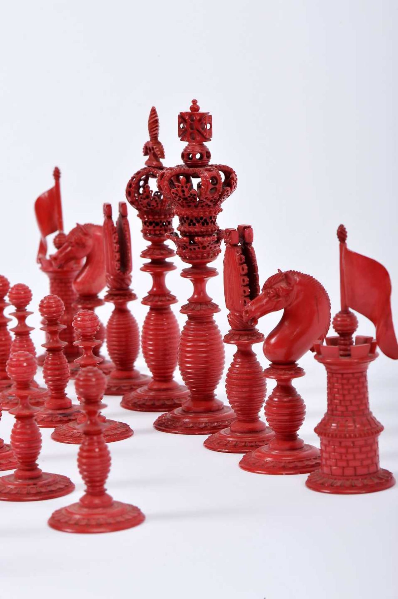 Chess pieces - Image 3 of 5