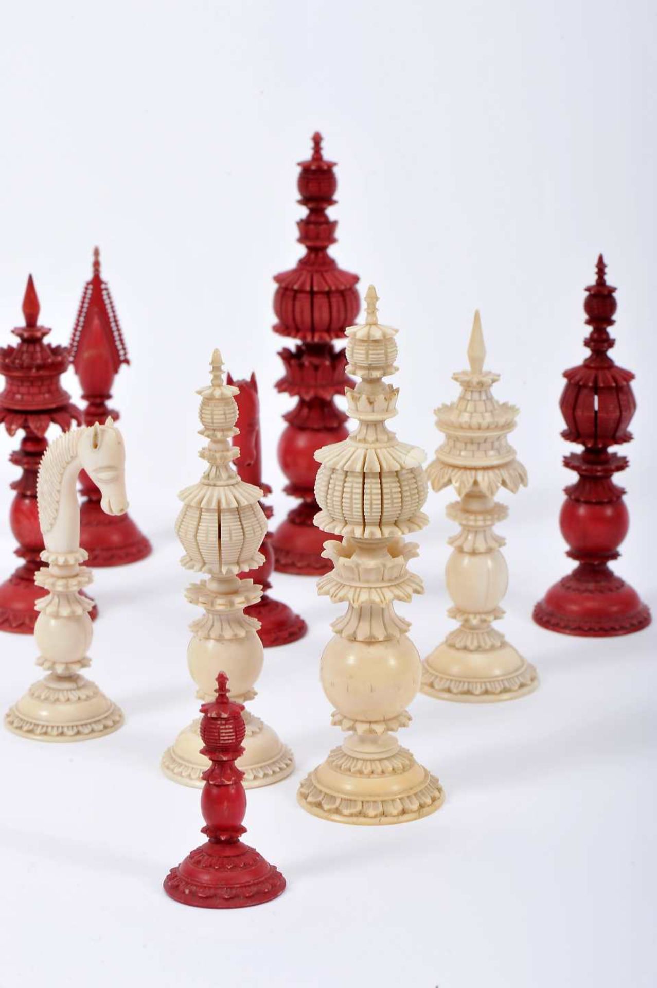 Chess pieces - Image 3 of 5