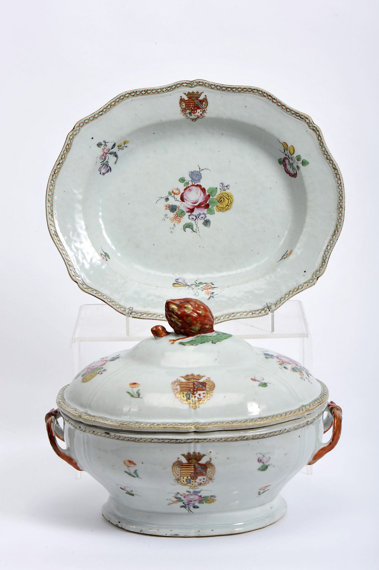 A Scalloped Tureen with Stand - Image 2 of 3