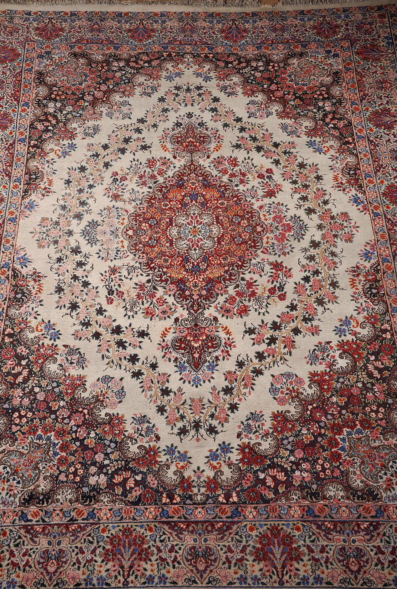 A Kirman carpet - Image 2 of 3