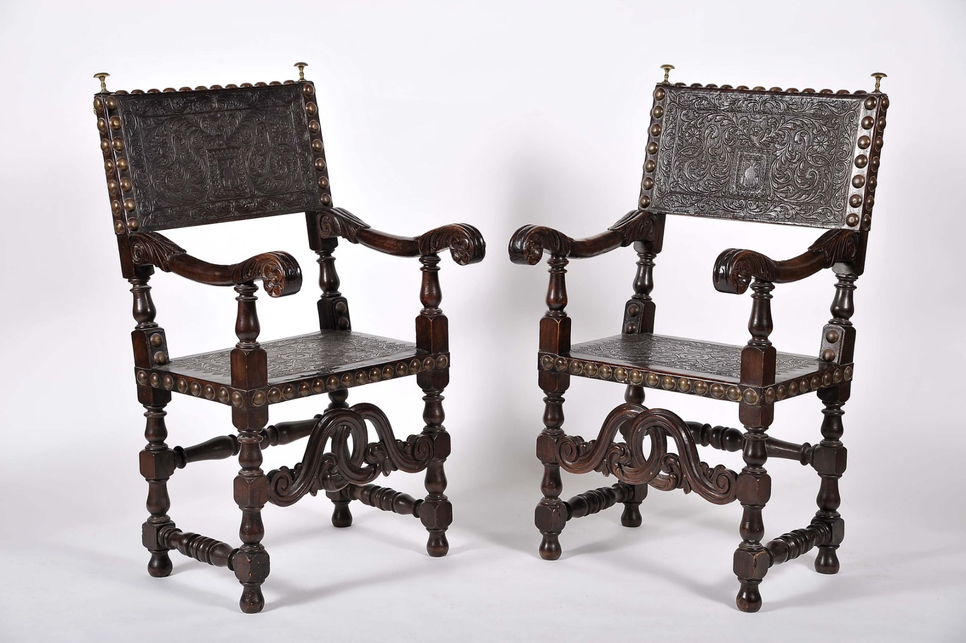 A pair of armchairs - Image 2 of 3