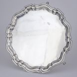 A George V Silver Circular Salver, by R. F. Mosley & Co, Sheffield 1921, with moulded piecrust rim