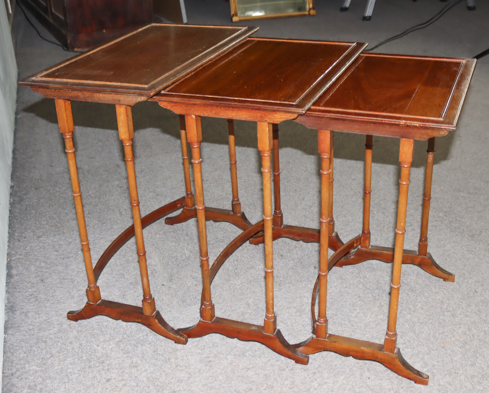 A Nest of Three Mahogany Rectangular Occasional Tables of "George III" Design, on slender turned - Image 3 of 5