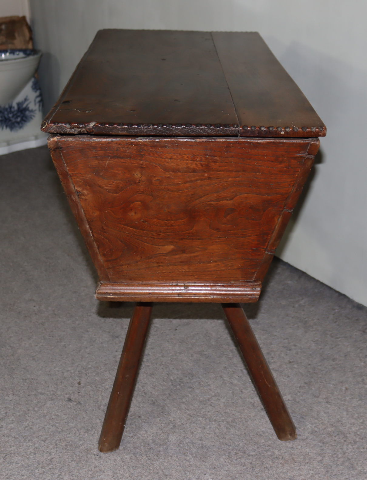 An 18th Century Elm Dough Bin, with moulded and carved edge to top, on turned and splayed legs, - Image 4 of 6