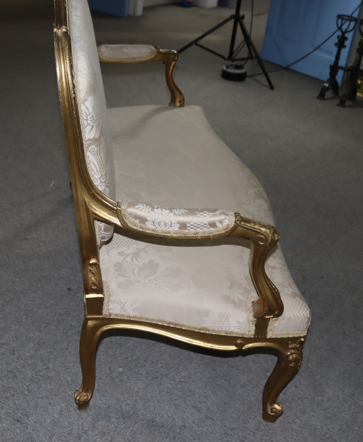 An Early 20th Century French Gilt Framed Two Seat Settee of "Louis XV" Design, with leaf carved - Image 5 of 6