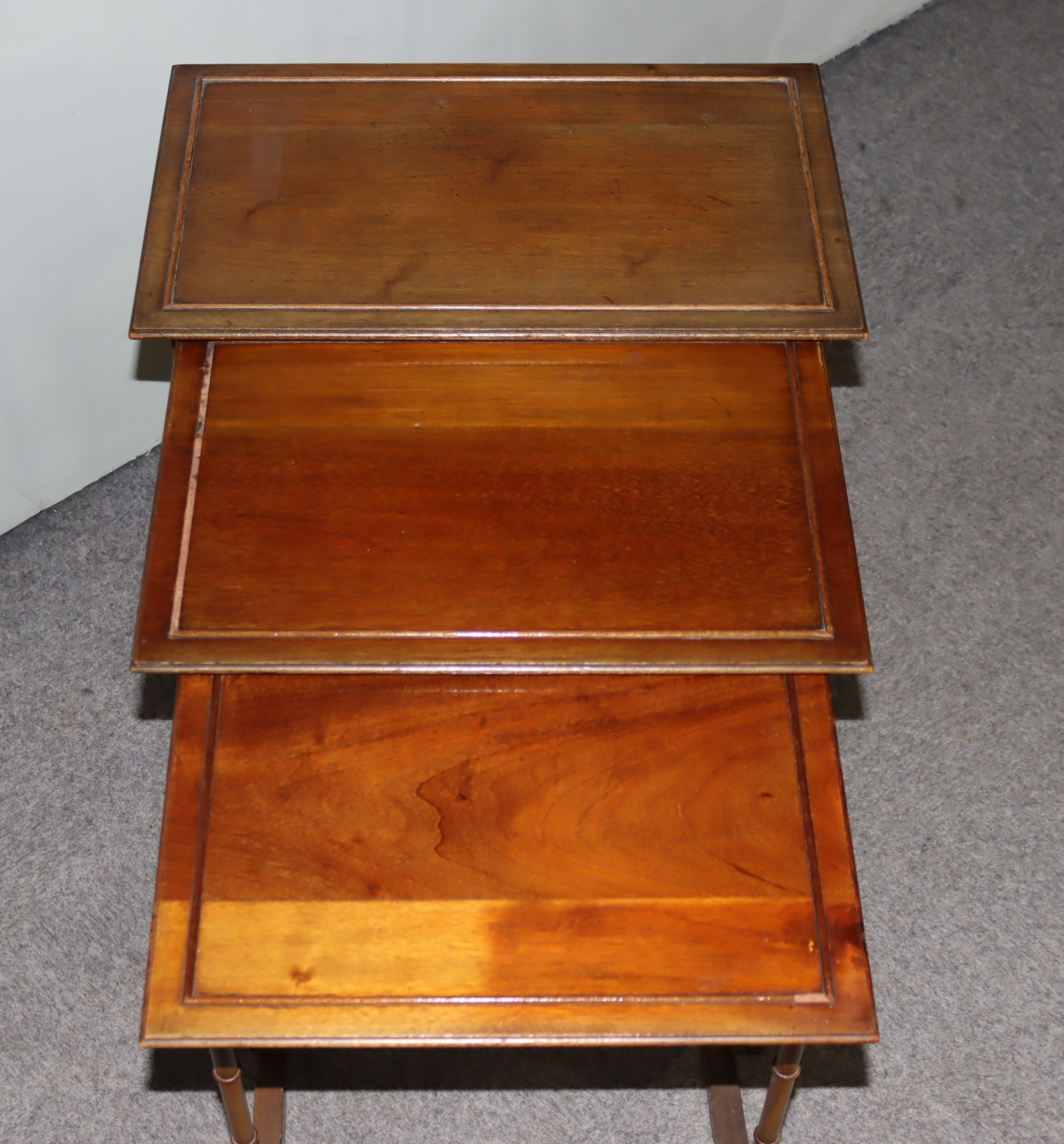A Nest of Three Mahogany Rectangular Occasional Tables of "George III" Design, on slender turned - Image 4 of 5