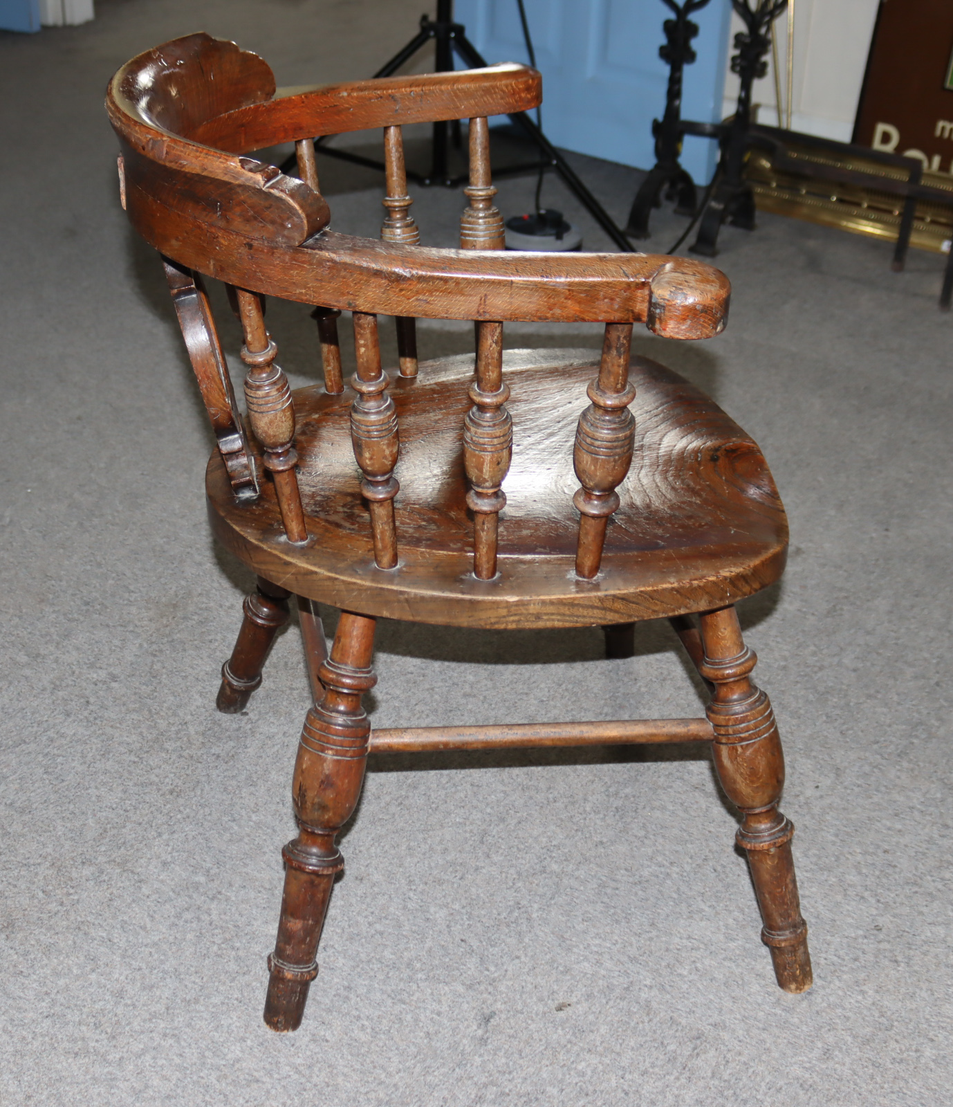 A Victorian Elm Smoker's Bow Armchair, with curved crest rail, central shaped splat, spindle - Image 4 of 6