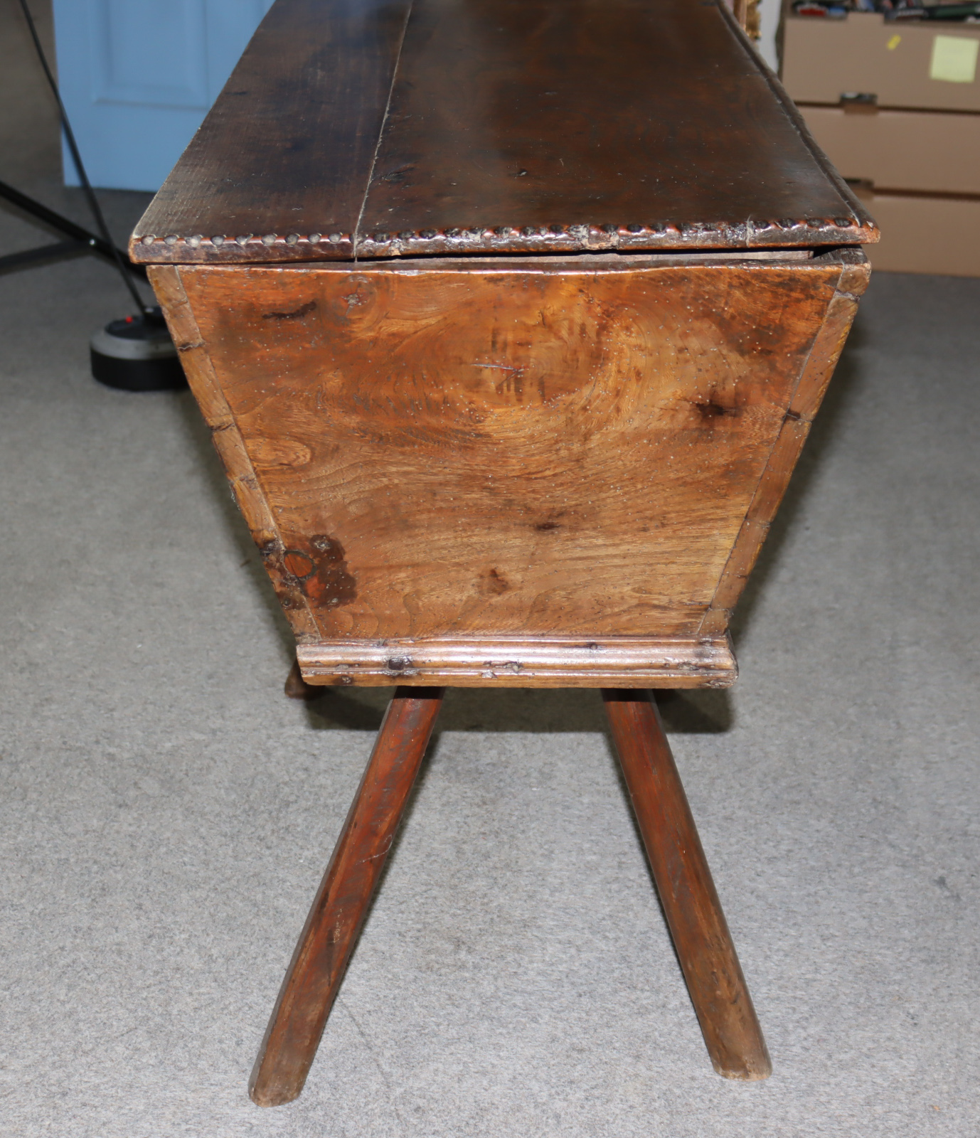 An 18th Century Elm Dough Bin, with moulded and carved edge to top, on turned and splayed legs, - Image 3 of 6