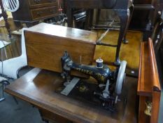 VINTAGE PFAFF TREADLE SEWING MACHINE WITH WALNUT COVER