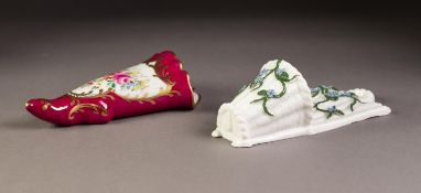 LATE 19th CENTURY CONTINENTAL PORCELAIN BASKET WEAVE MOULDED WALL-HANGING POSY HOLDER, the white