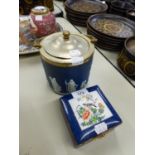 WEDGWOOD PRE-WAR BLUE AND WHITE JASPERWARE BISCUIT BARREL, DESIGN OF CLASSICAL FIGURES AND HAVING