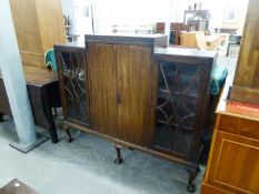 A MAHOGANY BOOKCASE/DISPLAY CABINET WITH TWO CENTRAL DOORS, FLANKED BY TWO GLAZED DOORS, WITH