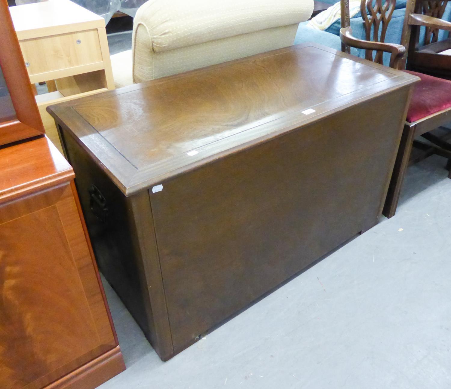 LARGE OAK BLANKET BOX HAVING LIFT-UP LID AND END METAL HANDLES