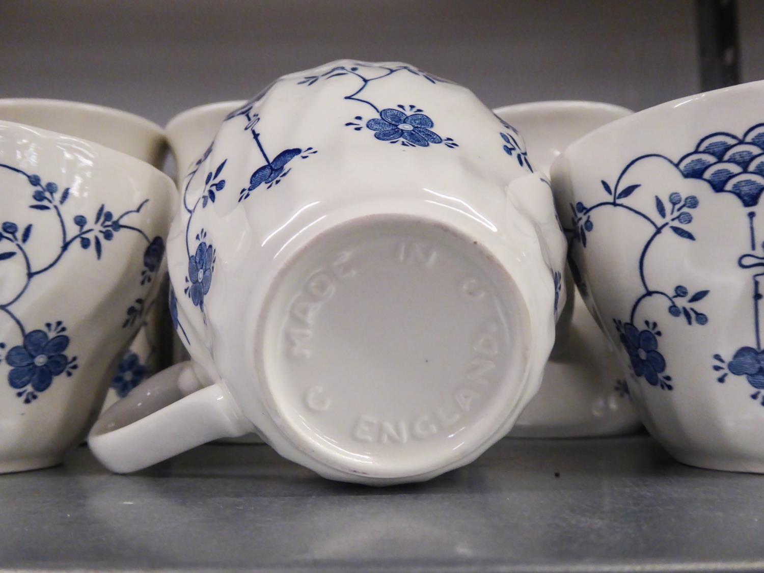 AN EXTENSIVE CHURCHILL POTTERY BREAKFAST SERVICE FOR NINE PERSONS  (APPROX 70 PIECES) - Image 3 of 3