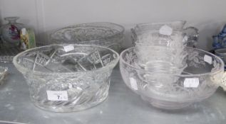 FOUR HEAVY GLASS FRUIT BOWLS AND AN ETCHED DESERT BOWL AND FIVE MATCHING DISHES (10)