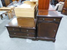 GEORGIAN STYLE LINE INLAID MAHOGANY SMALL CUPBOARD, WITH ONE DRAWER OVER A SINGLE DOOR, ON OGEE